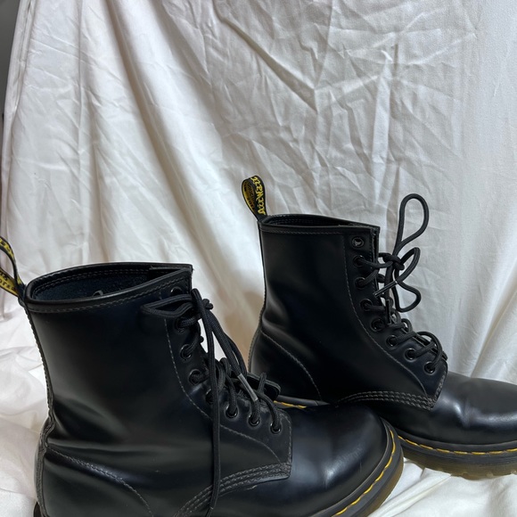 Doc Martens - Picture 7 of 7